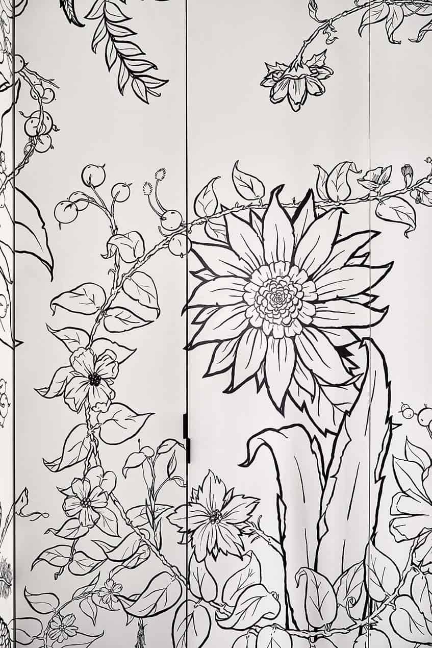 modern-bathroom-black-and-white-wallpaper-detail