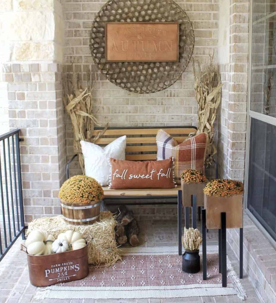 18 Amazing Fall Front Porch Decorating Ideas To Celebrate The Season