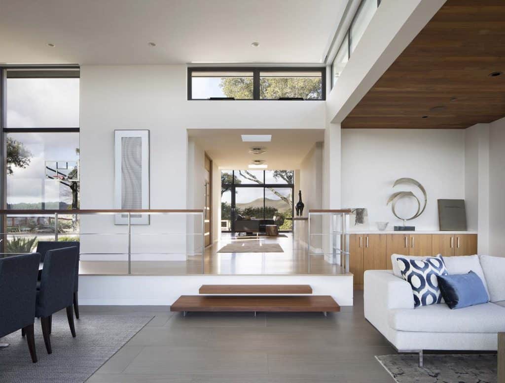 A modern house gets a dramatic makeover with views of the San Francisco Bay
