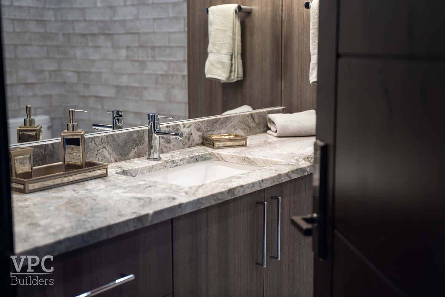 contemporary bathroom