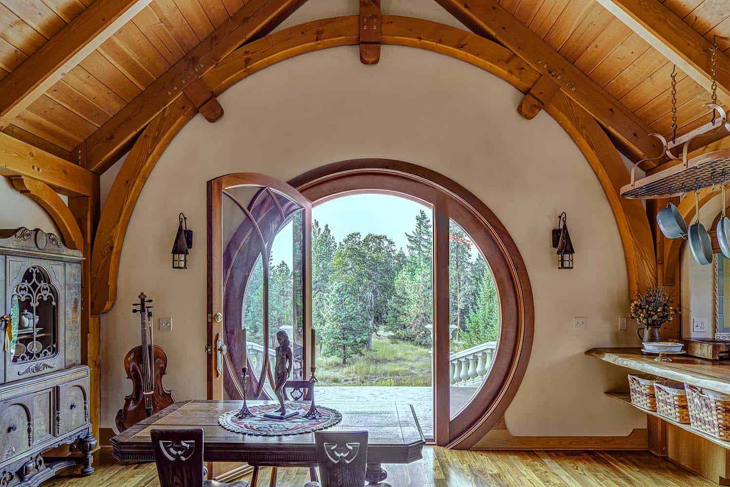 hobbit house back moon door