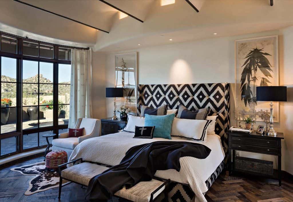 This gorgeous Southwest style house has epic Arizona desert views