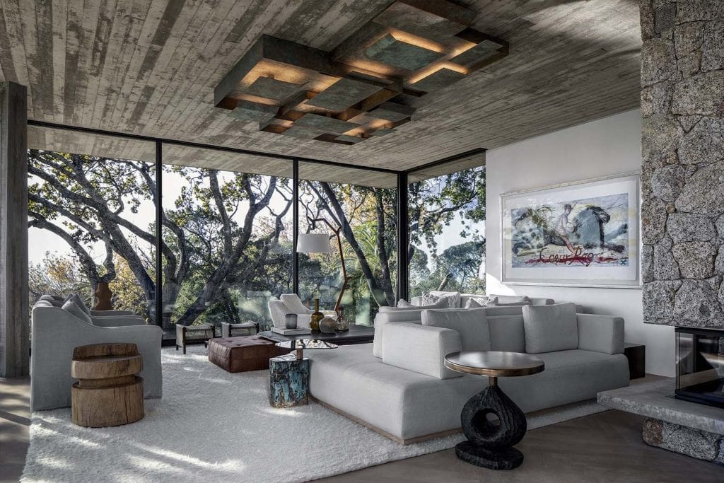 Impressive contemporary Cape Town home with a serene view of Table Mountain