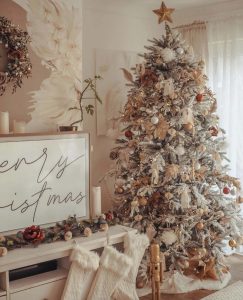 27 Flocked Christmas Tree Decorating Ideas For Some Holiday Cheer