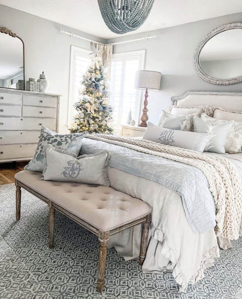 21 Most Beautiful Christmas Bedroom Decorating Ideas For Cozy Warmth