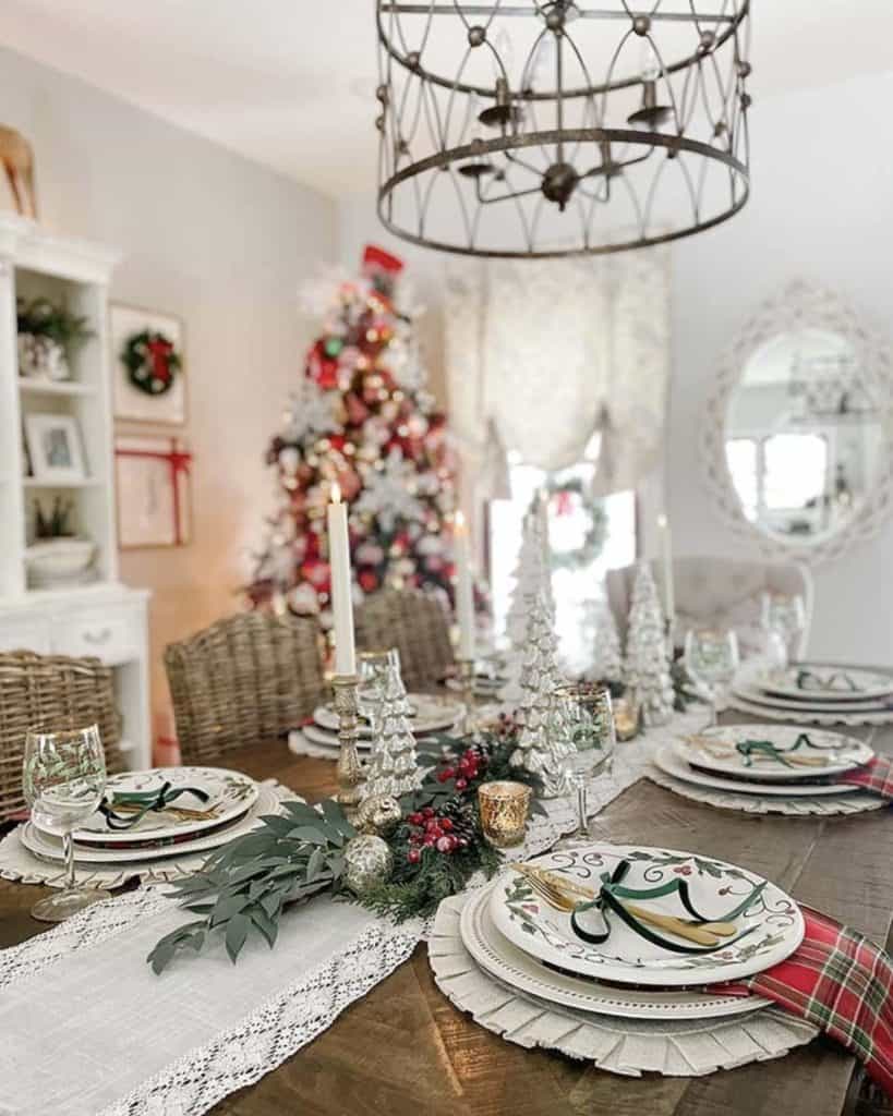 24 Christmas Dining Room Decor Ideas For Gorgeous Holiday Sparkle