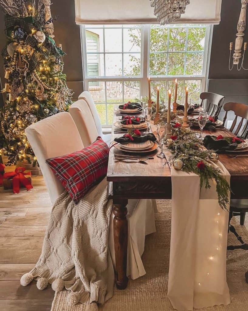 24 Christmas Dining Room Decor Ideas For Gorgeous Holiday Sparkle