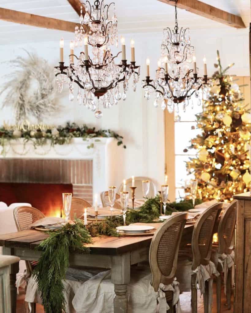 24 Christmas Dining Room Decor Ideas For Gorgeous Holiday Sparkle