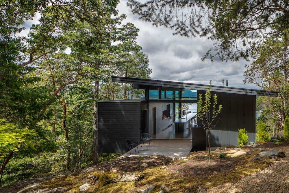 contemporary mountain cabin exterior