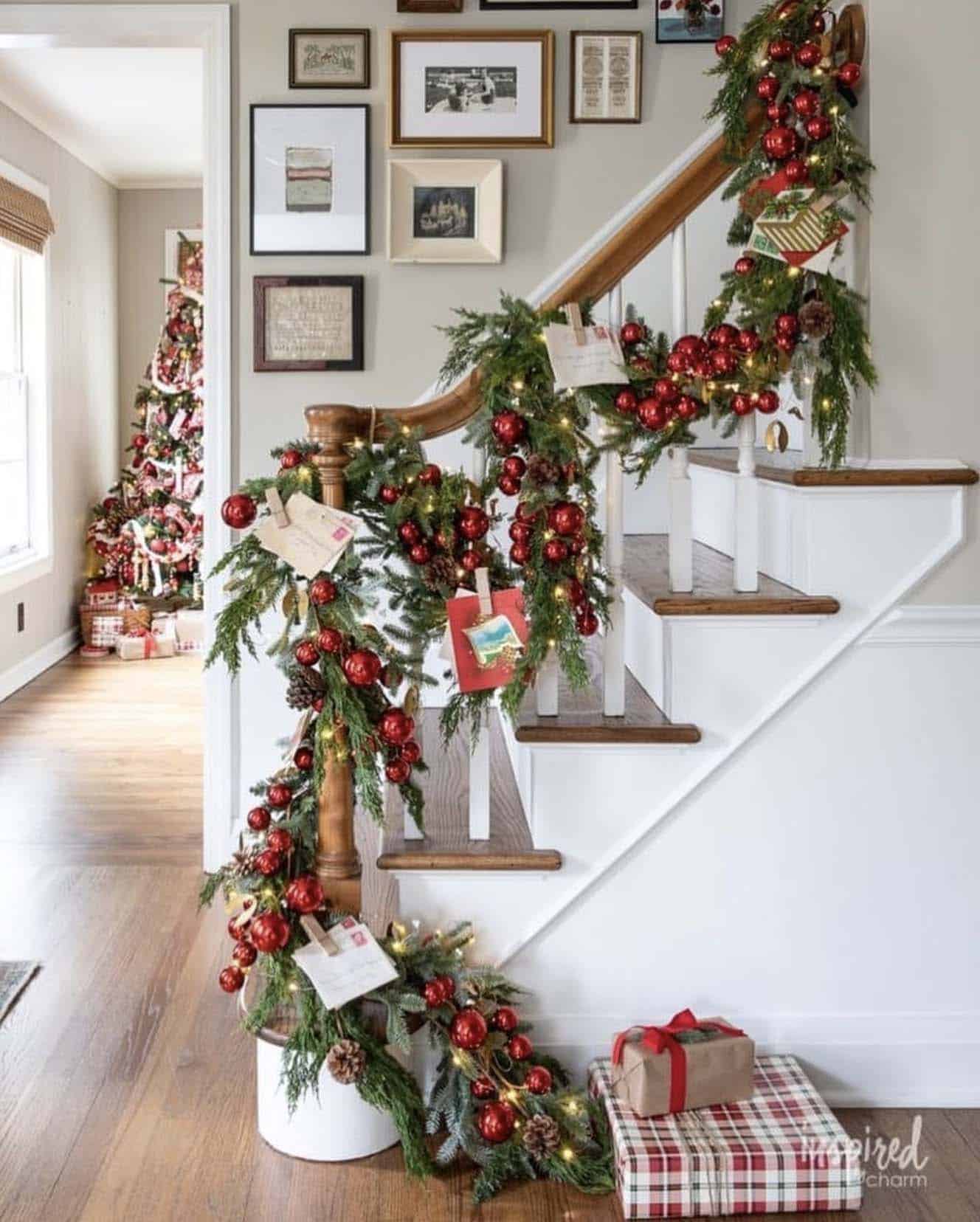 staircase christmas garland