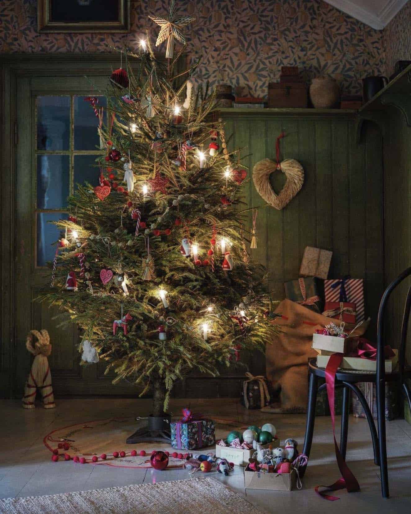 Scandinavian style Christmas tree