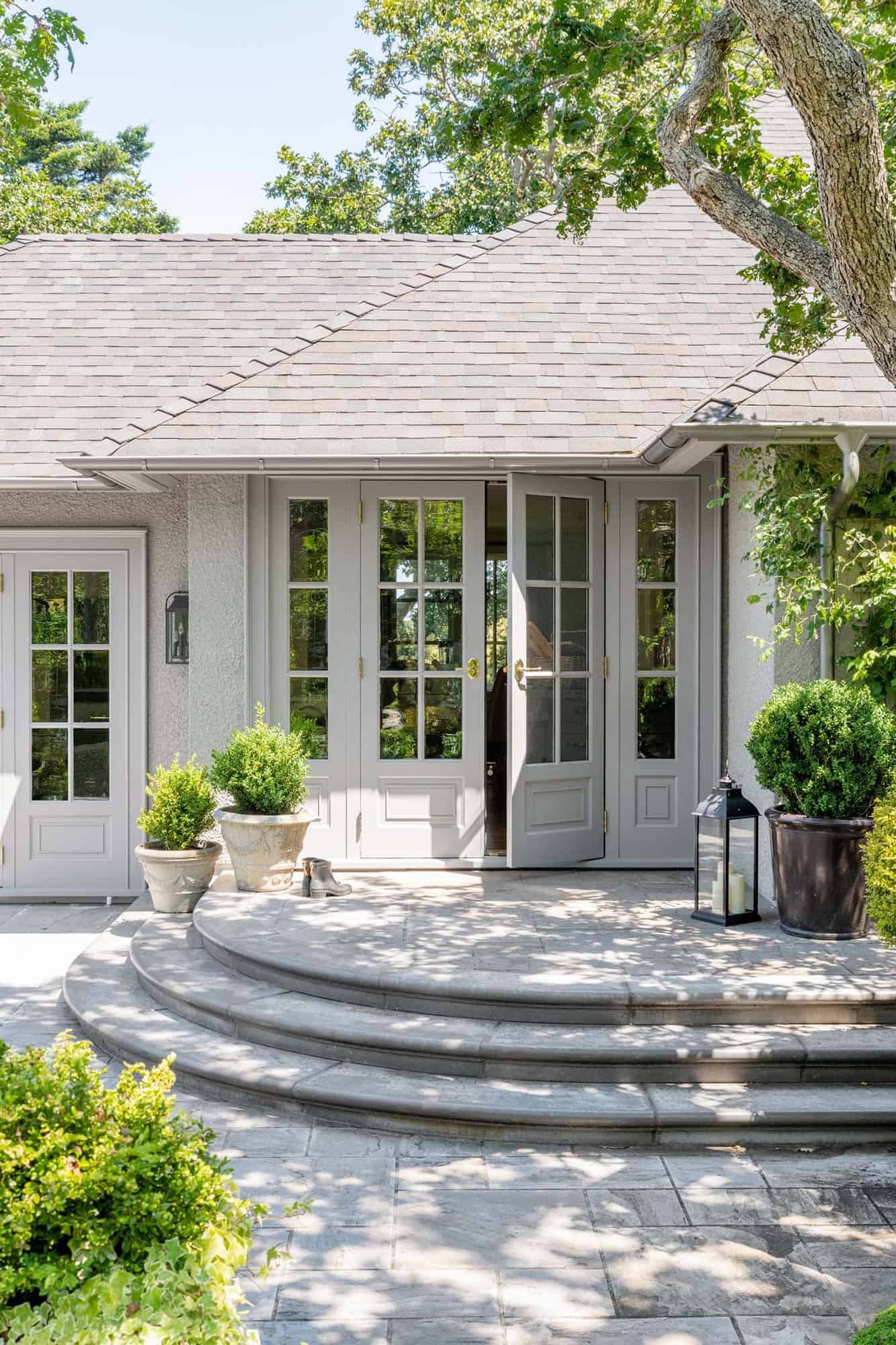 traditional home exterior with rounded steps