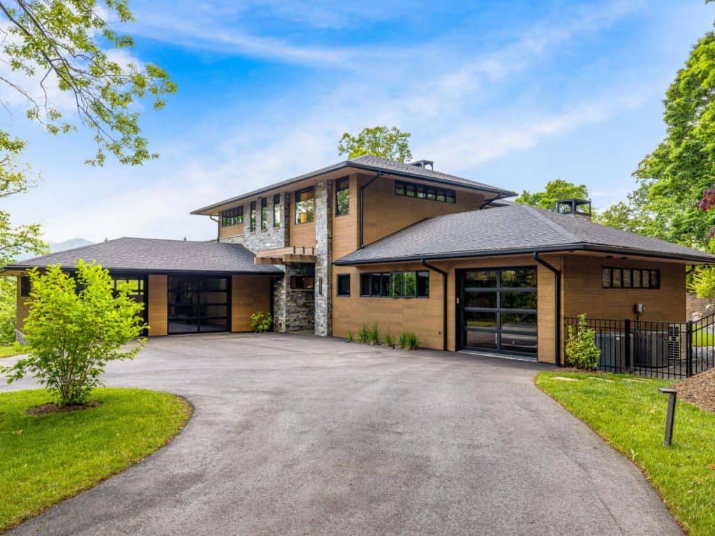 This exceptional North Carolina house mixes sustainability with luxury ...
