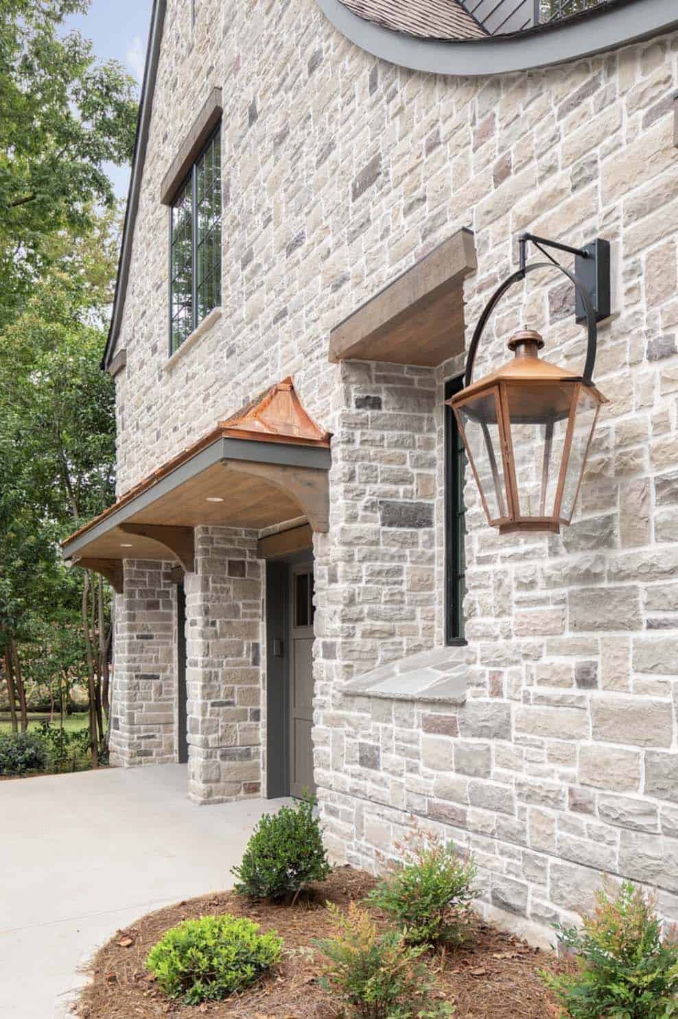 contemporary home exterior garage