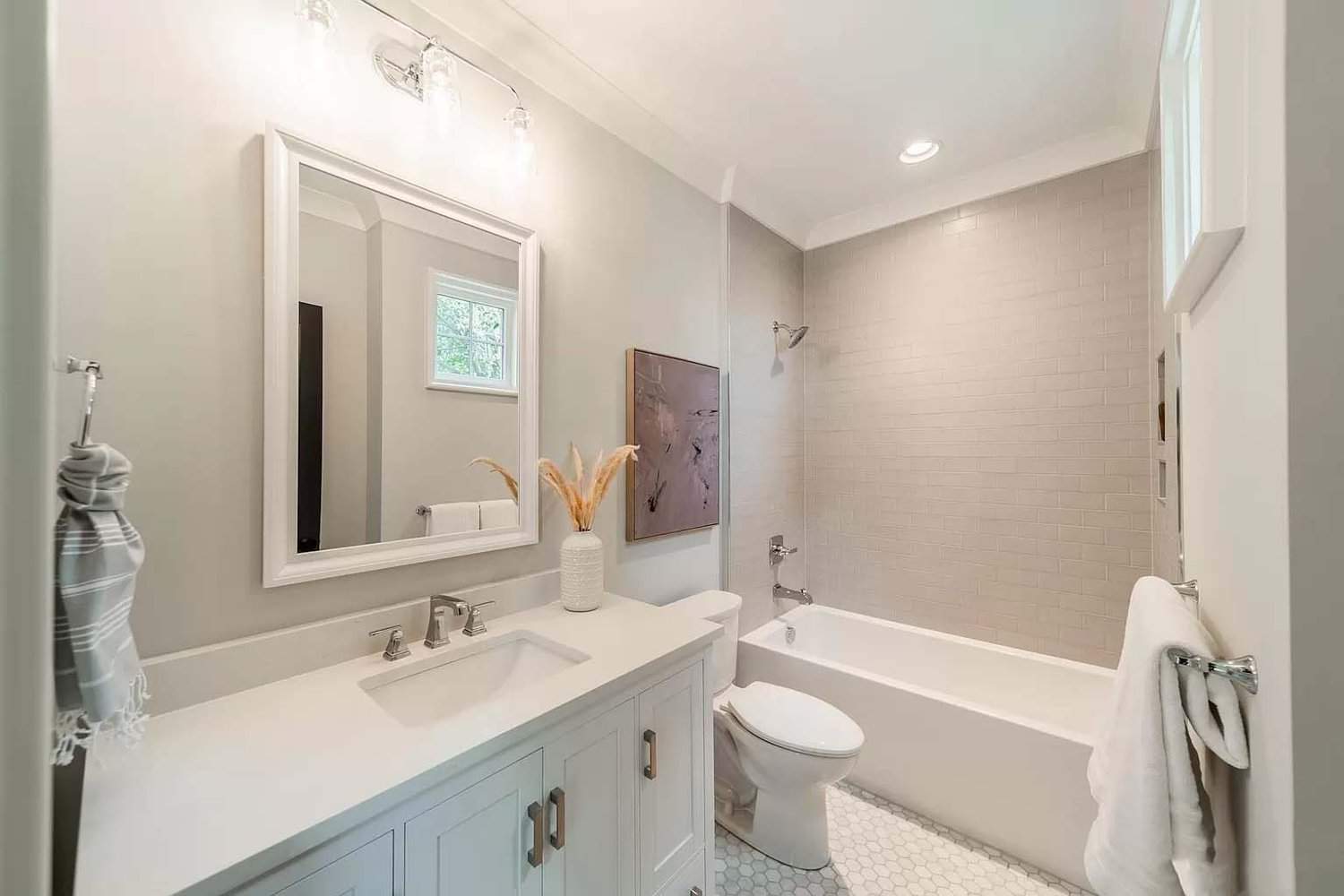 contemporary bathroom 