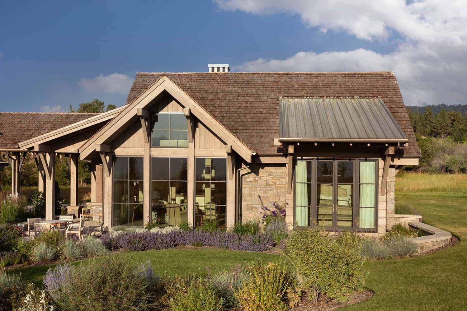 rustic mountain home exterior