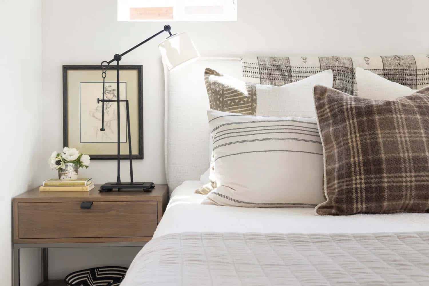scandinavian style bedroom