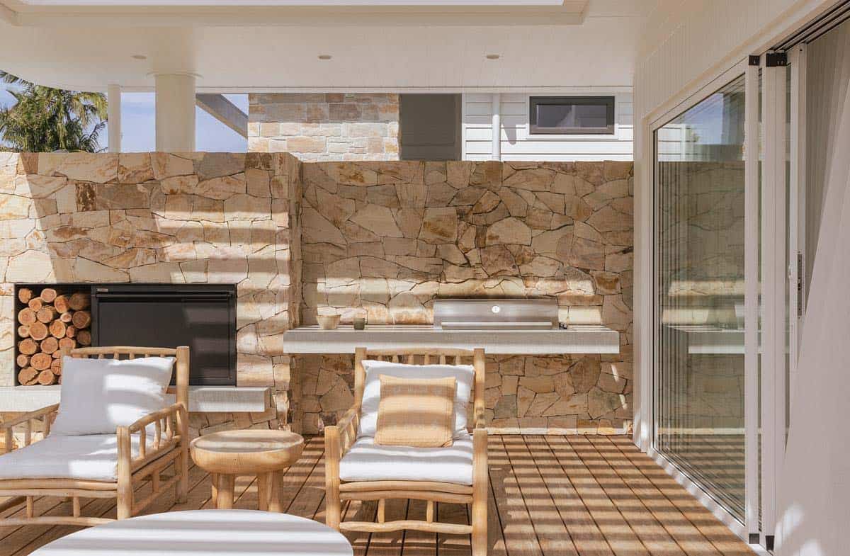 contemporary home covered patio