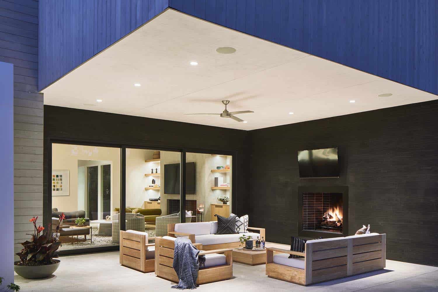 modern home backyard covered patio
