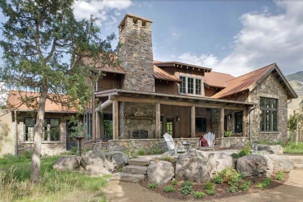 featured posts image for See a phenomenal mountain rustic dream home in Paradise Valley, Montana