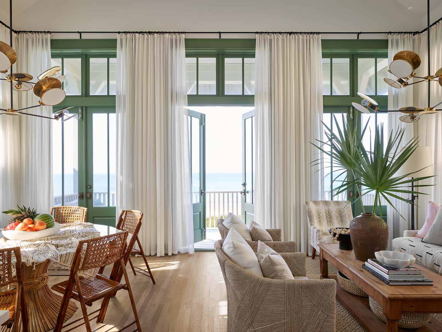 beach style great room
