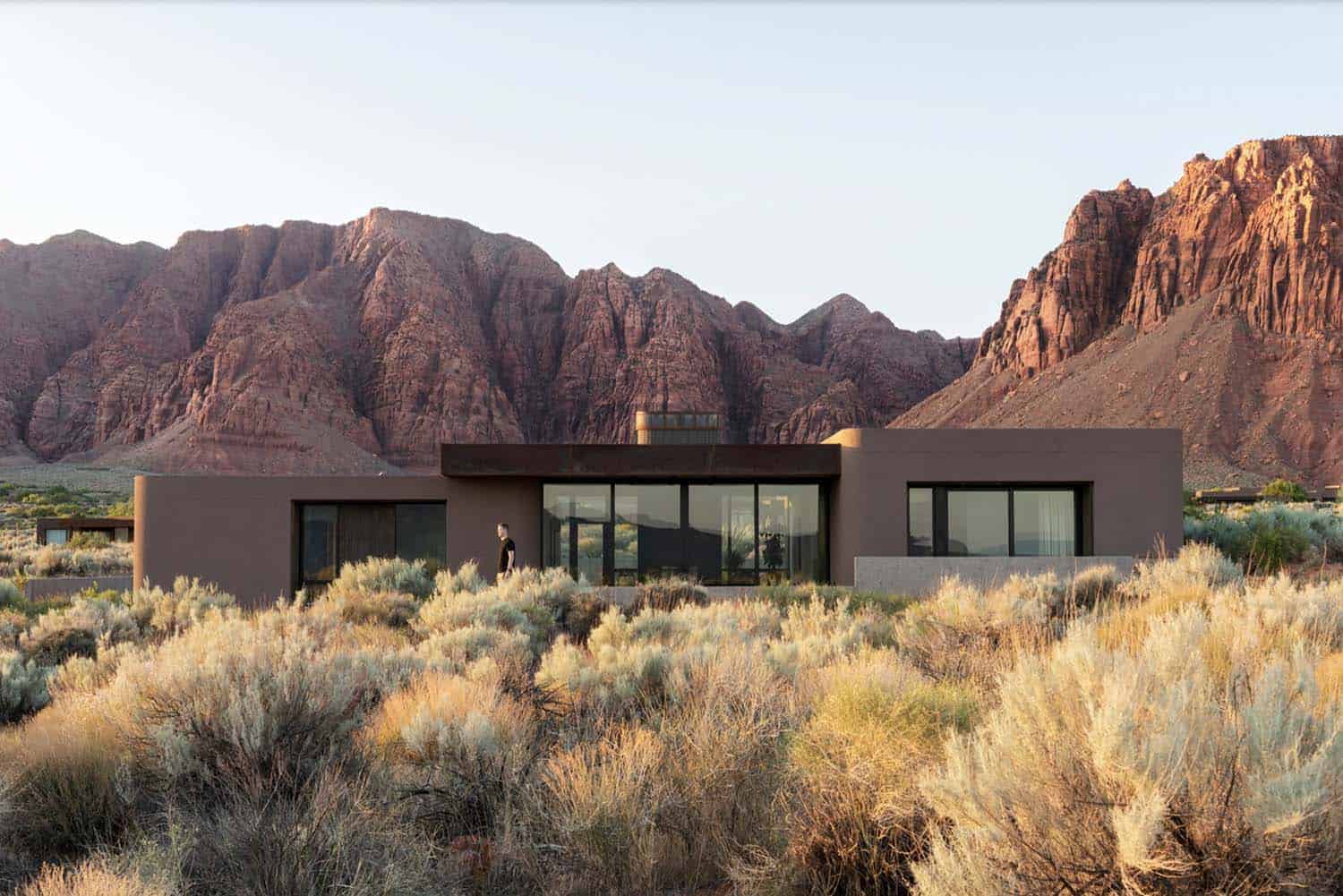 modern desert house exterior