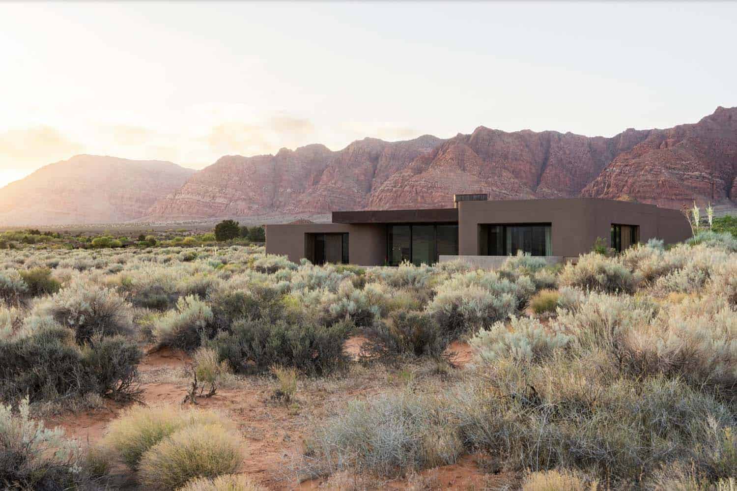 modern desert house exterior