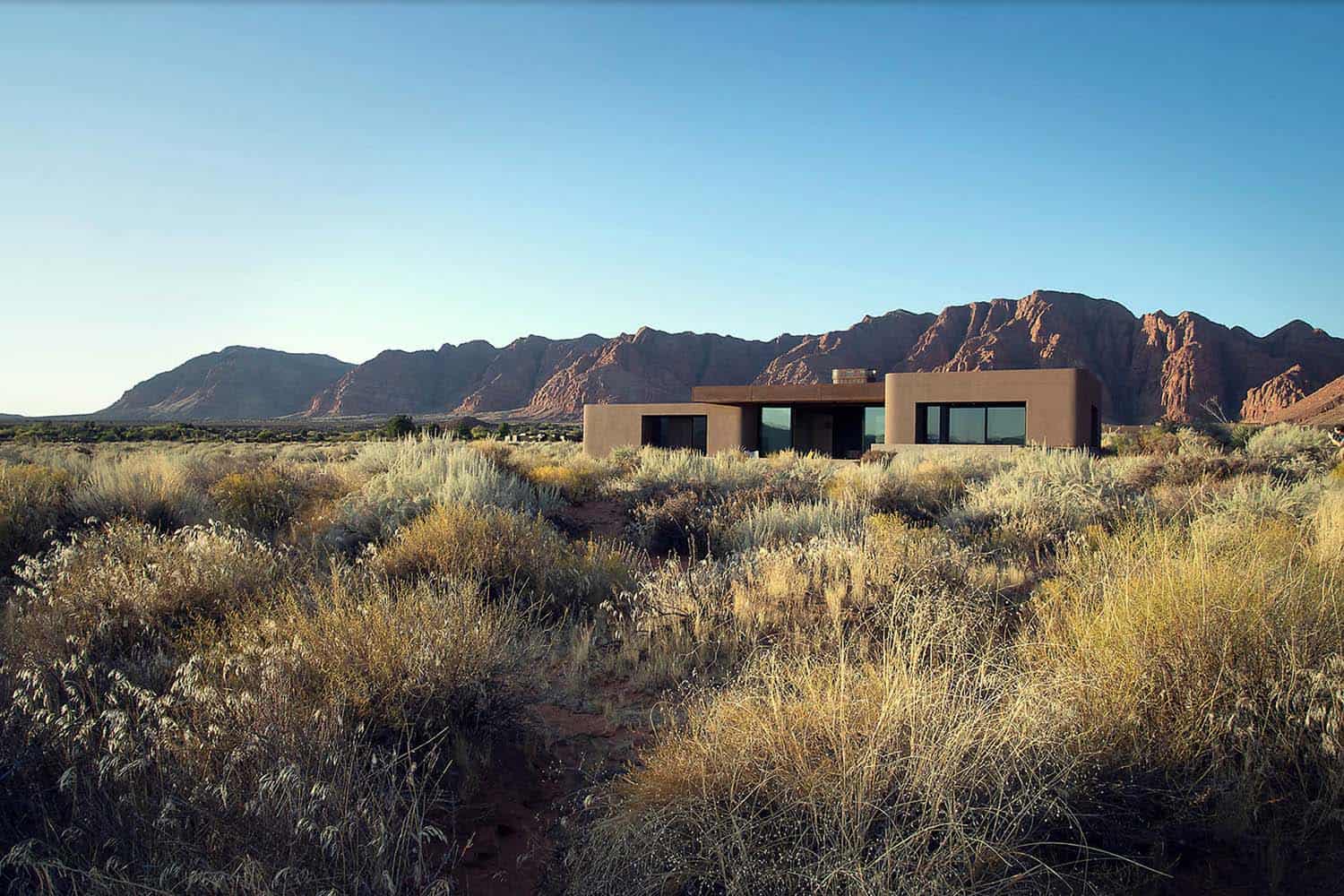 modern desert house exterior