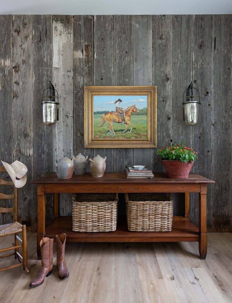 A Texas farmhouse getaway with refined rustic design in the countryside