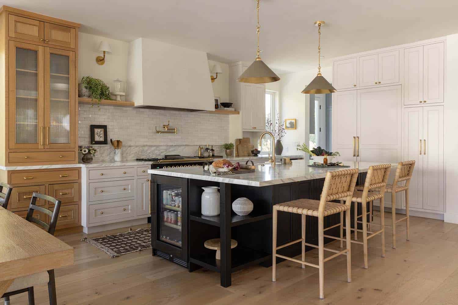 transitional style kitchen