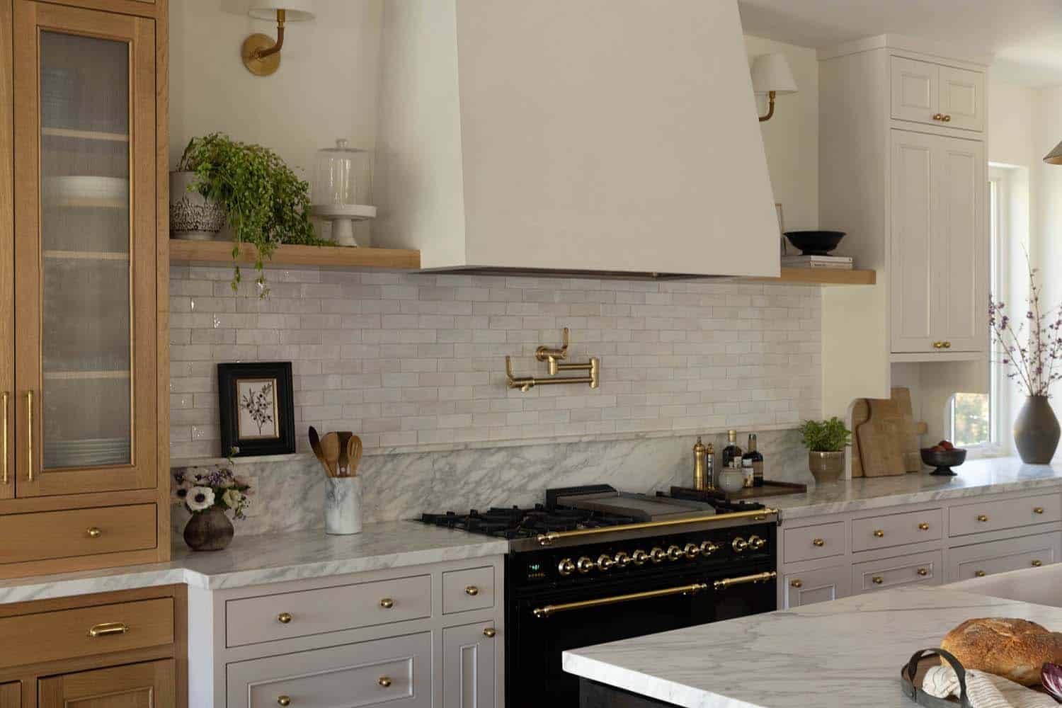 transitional style kitchen