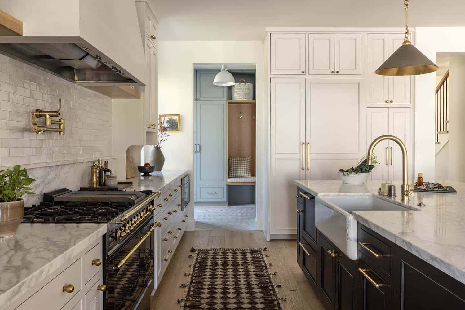 transitional style kitchen