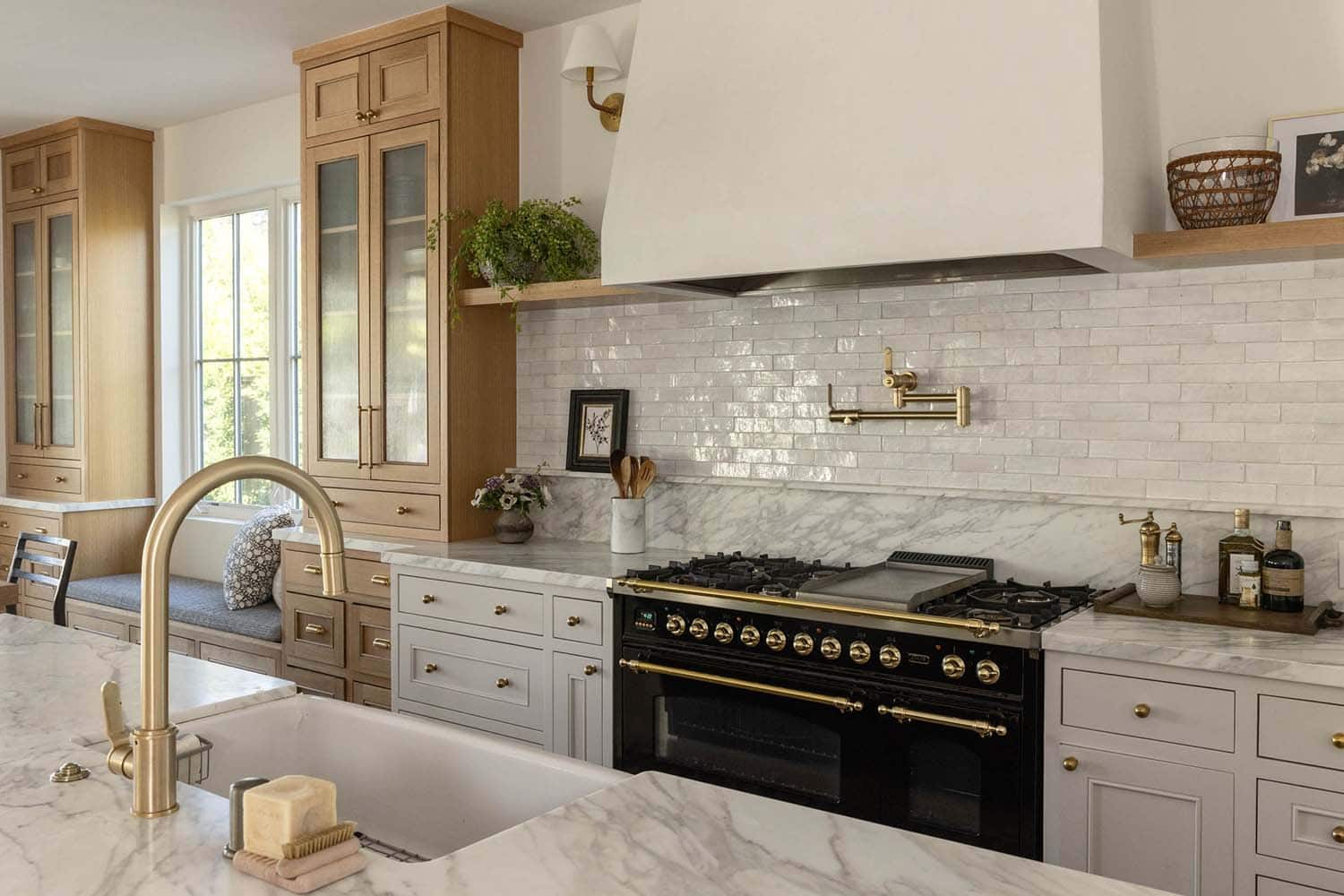 transitional style kitchen