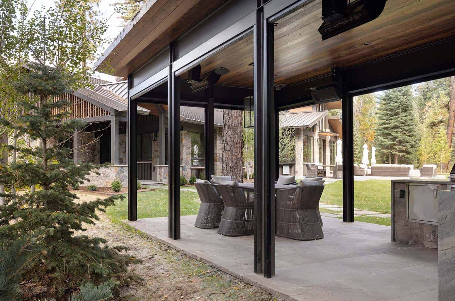 modern trellis with outdoor furniture