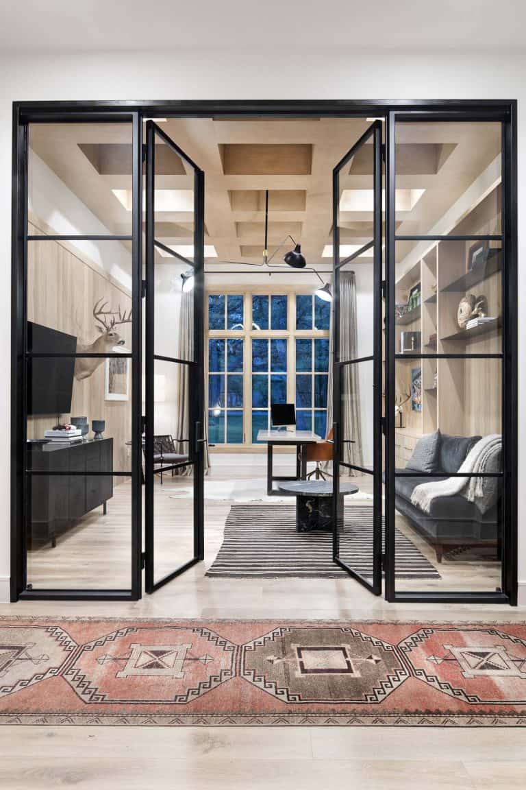 See this incredibly stunning Santa Barbara modern style home in Texas