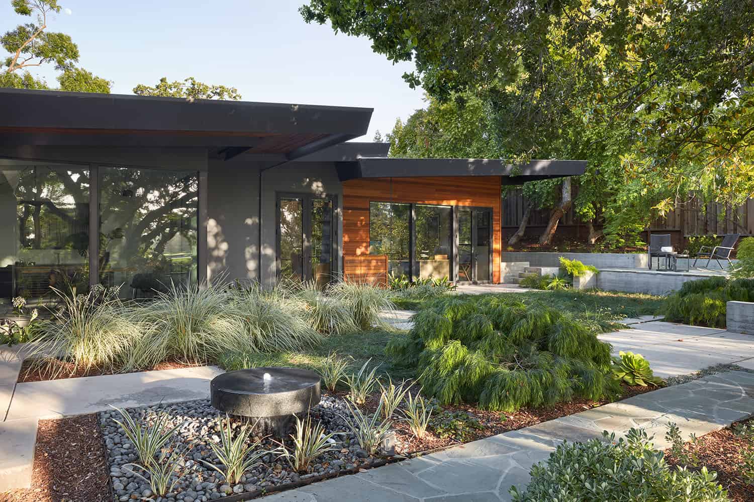 mid-century modern home exterior