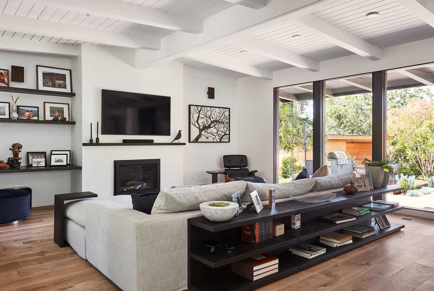 mid-century modern living room