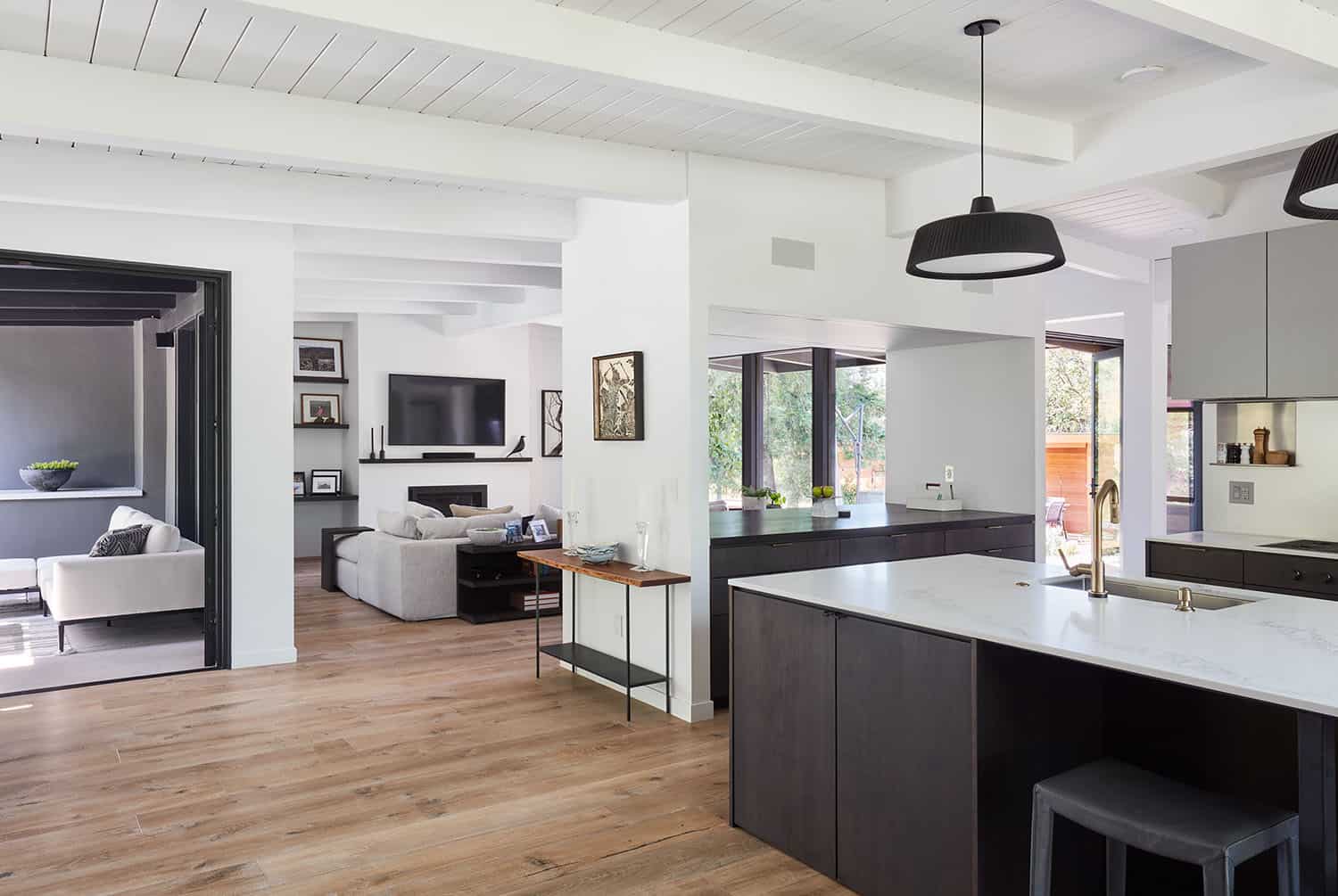 mid-century modern kitchen