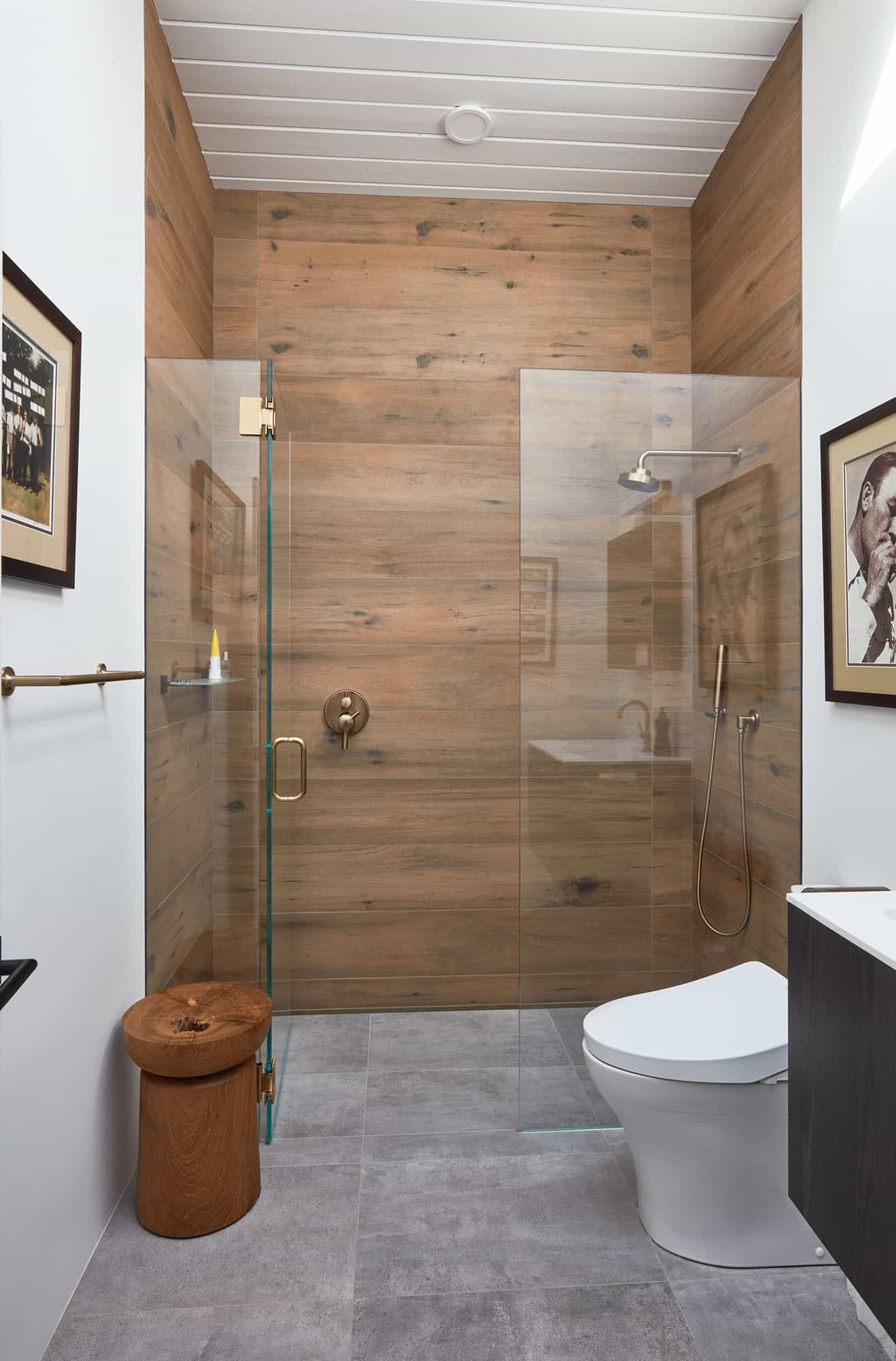 mid-century modern bathroom