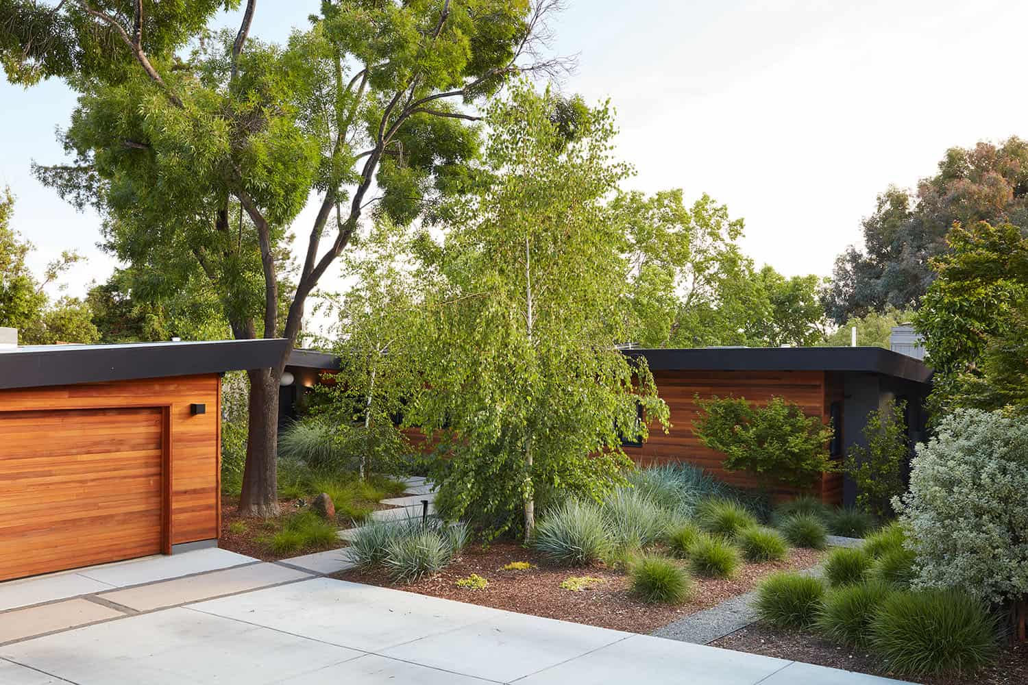 mid-century modern home exterior