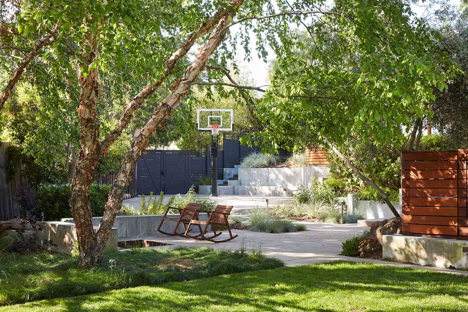 mid-century modern home exterior landscape