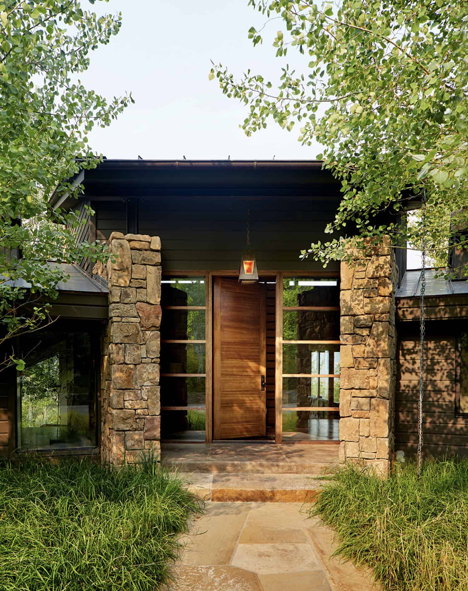 rustic modern house exterior