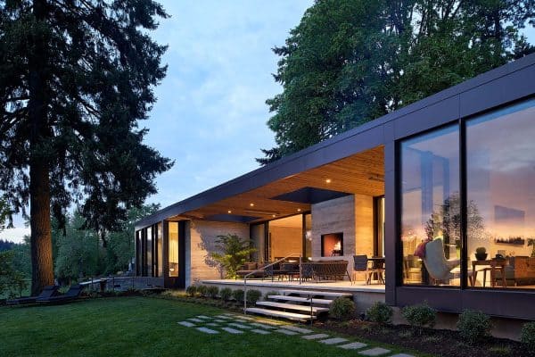 featured posts image for A glass and wood home boasts picturesque views of the Willamette River