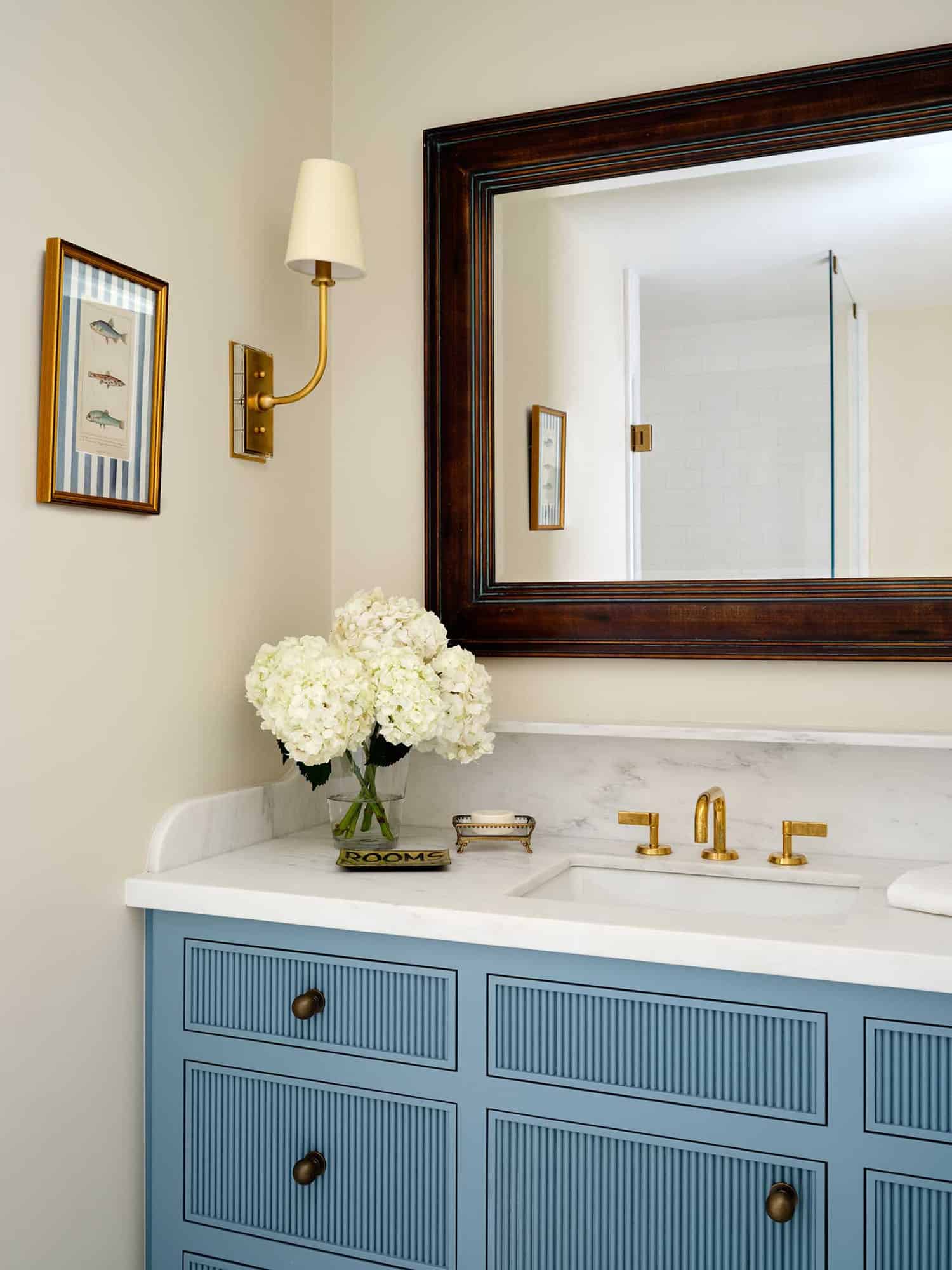 coastal-contemporary-bathroom