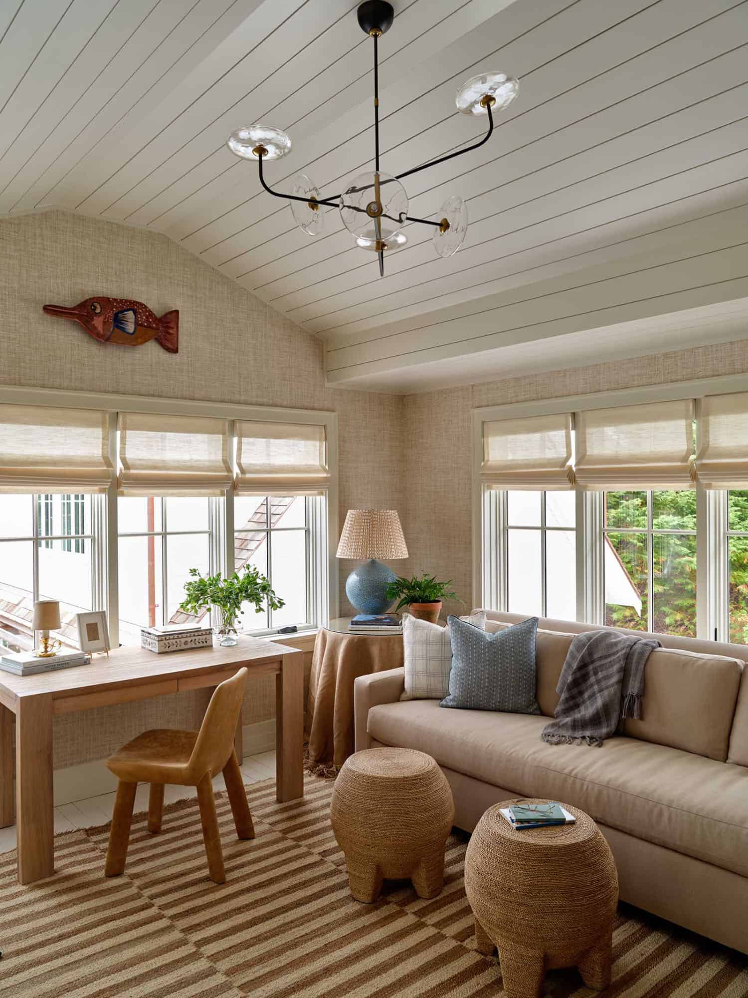 coastal-contemporary-family-room-with-a-desk