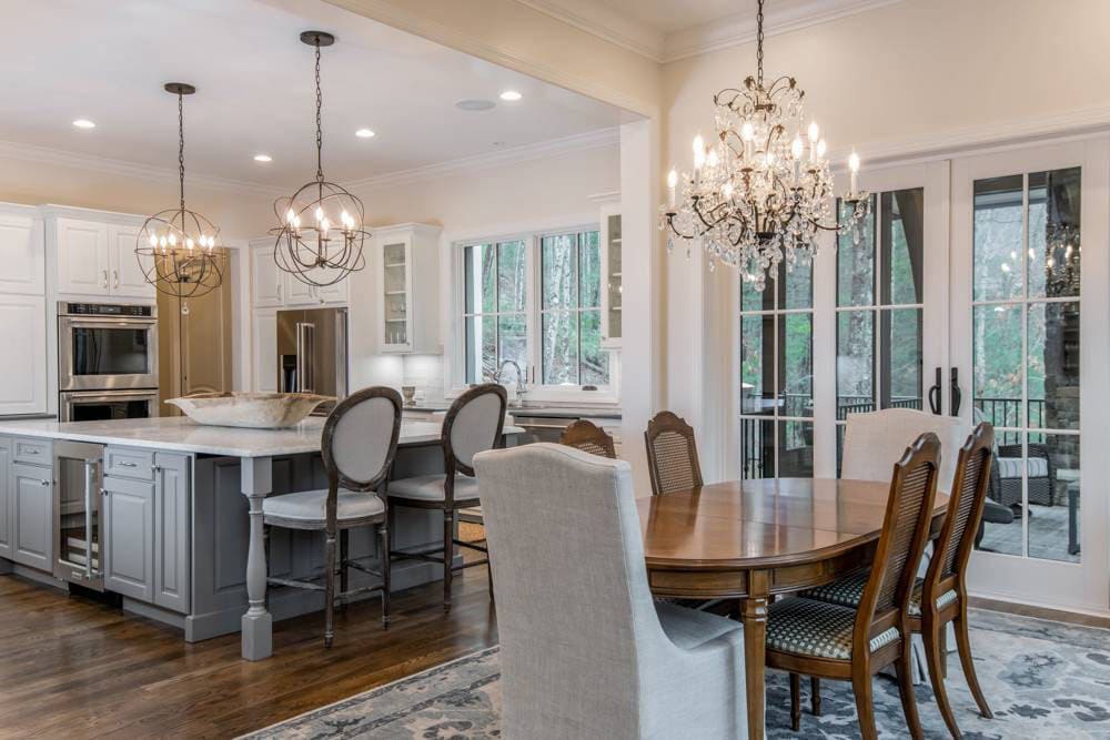 french-country-style-dining-room