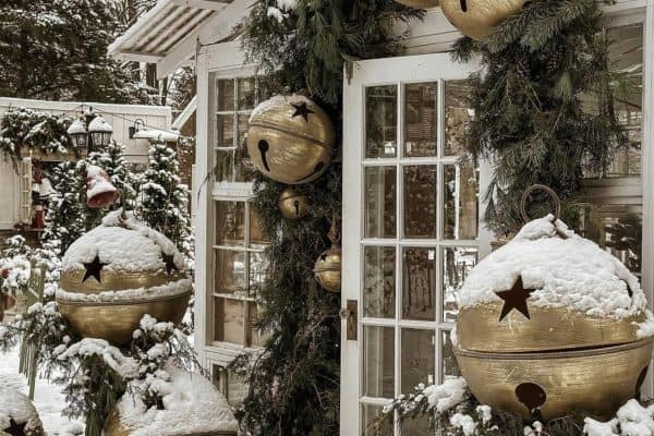 featured posts image for Christmas In July: 21 Amazing And Magical Christmas Decorating Ideas