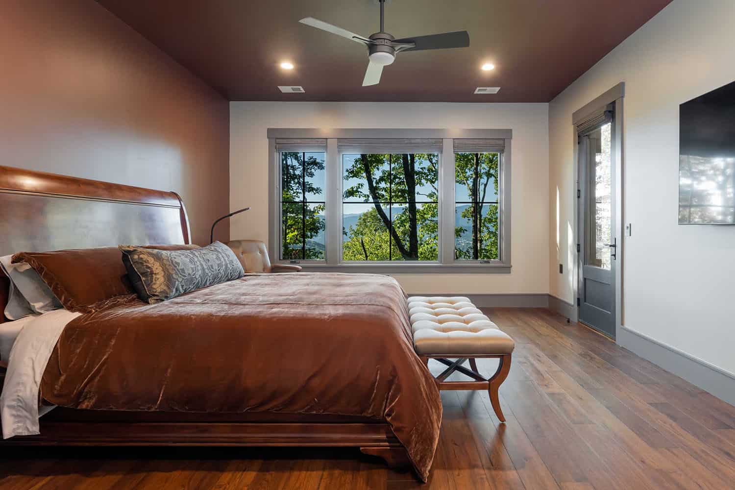 mid-century-modern-guest-bedroom