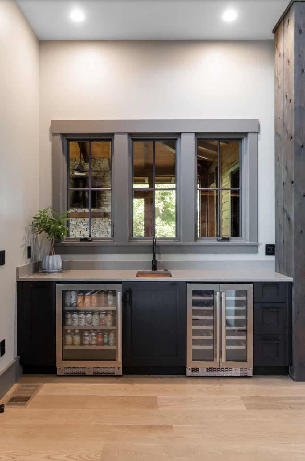 craftsman-home-bar