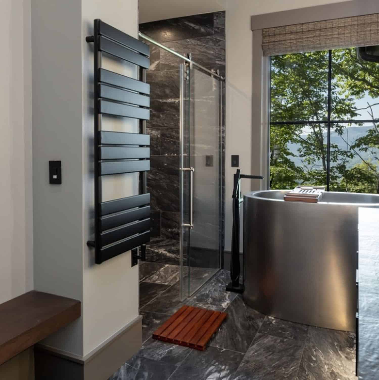mid-century-modern-bathroom-with-a-japanese-soaking-tub
